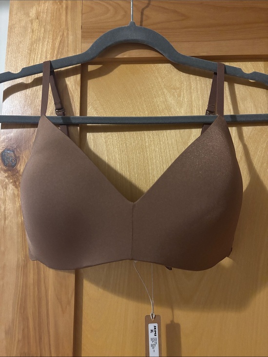 SKIMS Other - SKIMS Wireless Push-Up Plunge Bra